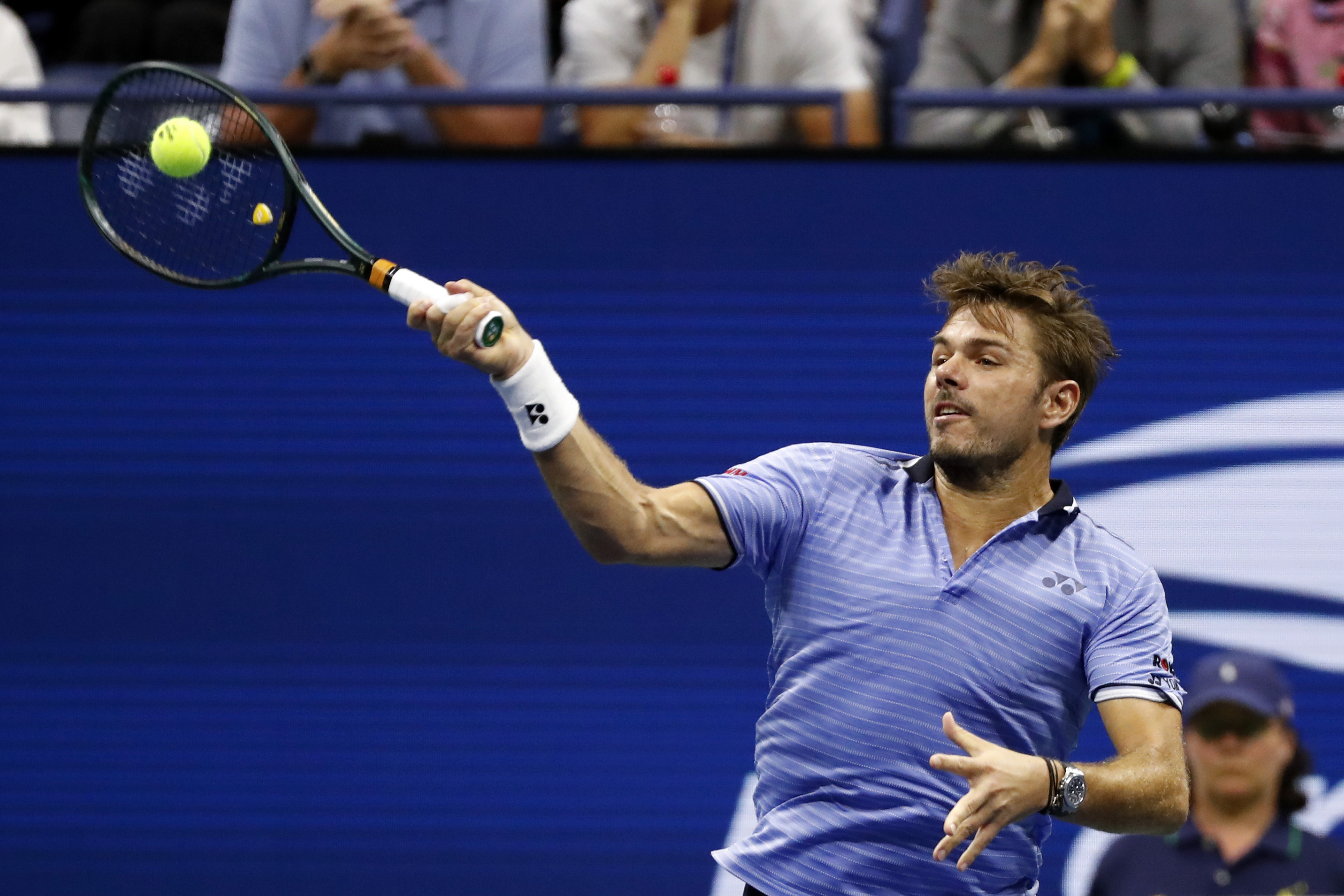 德国网球队险胜西班牙网球队，瓦林卡爆发神勇