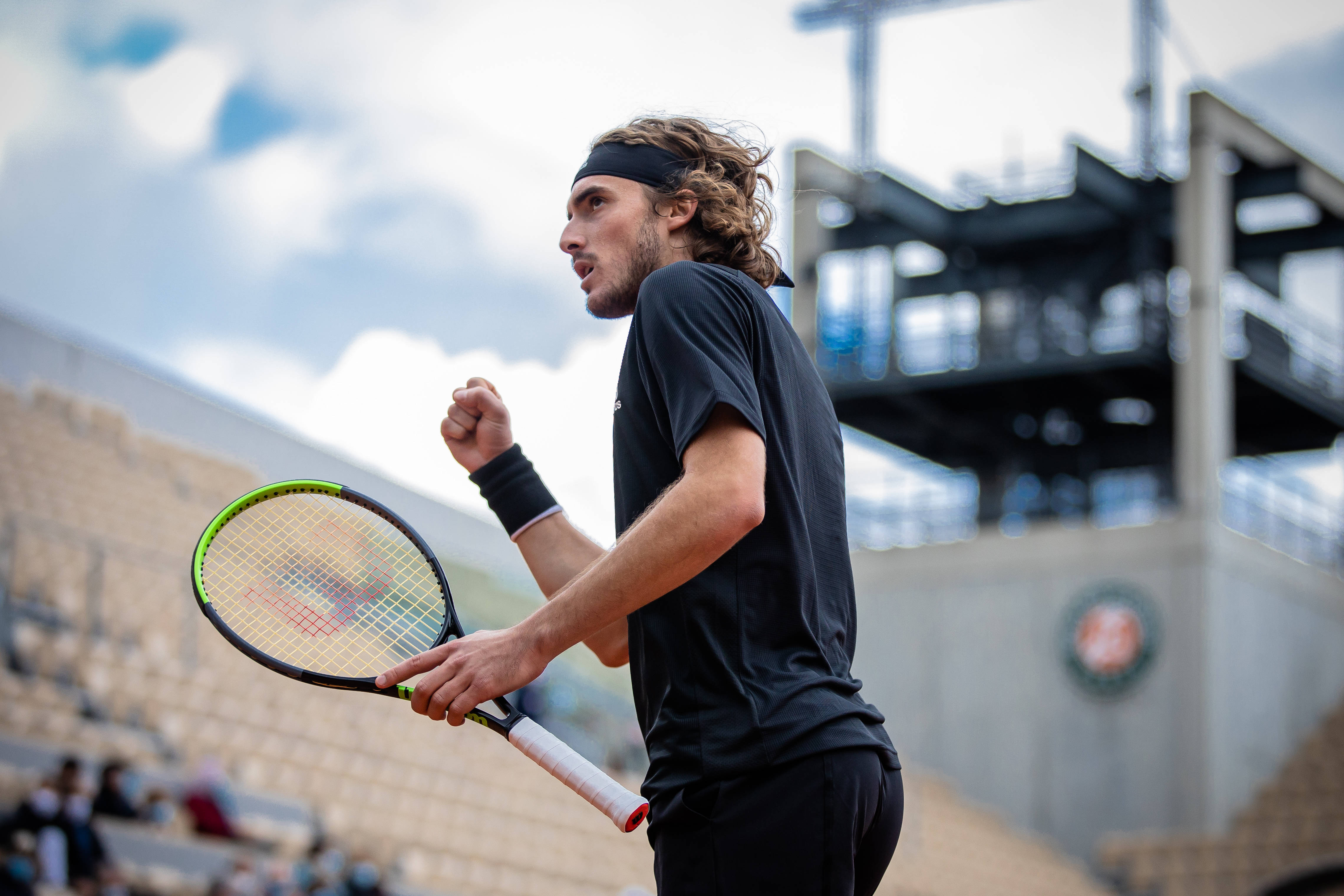 欧洲网球队逆转日本网球队，西西帕斯高光表现的简单介绍