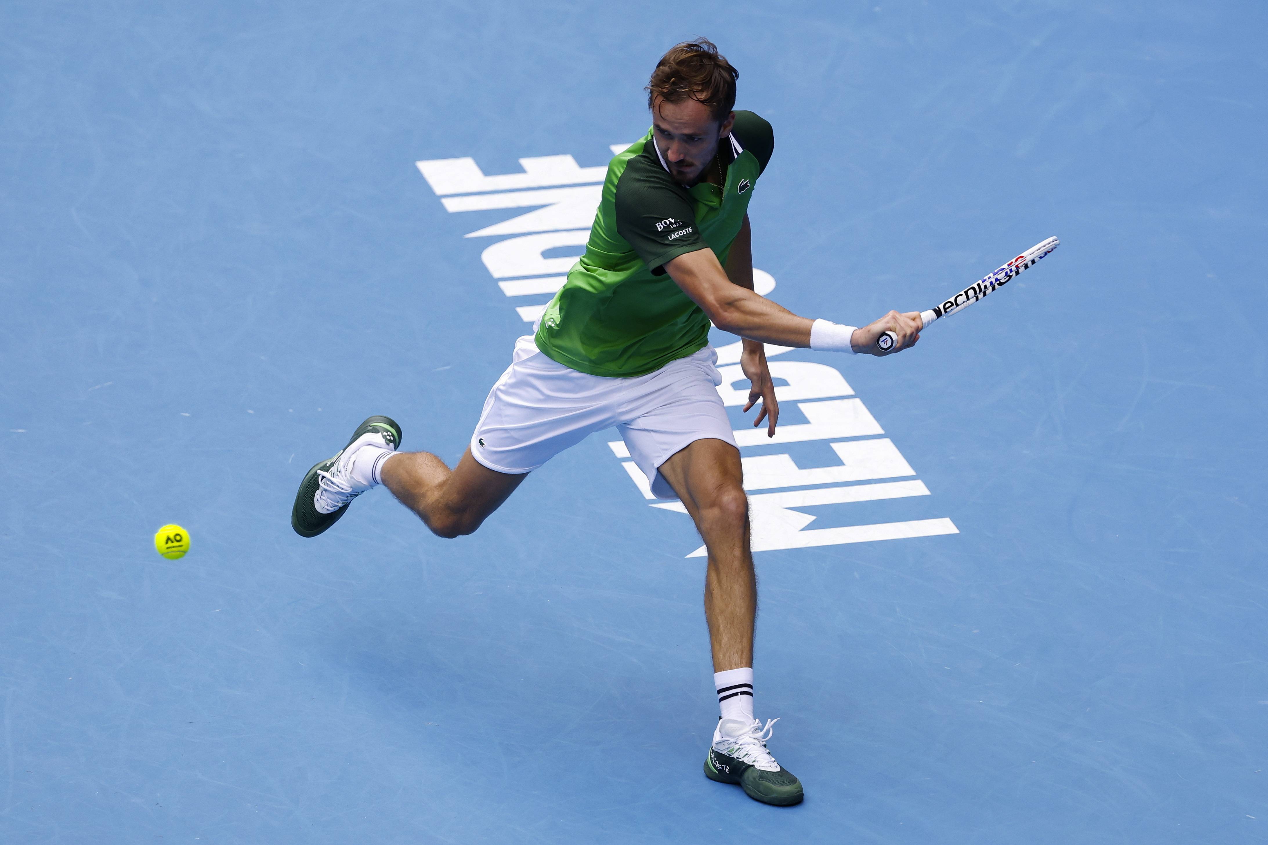 意大利网球队翻盘美国网球队,梅德韦杰夫关键制胜的简单介绍 意大利网球队翻盘美国网球队,梅德韦杰夫关键制胜的简单介绍