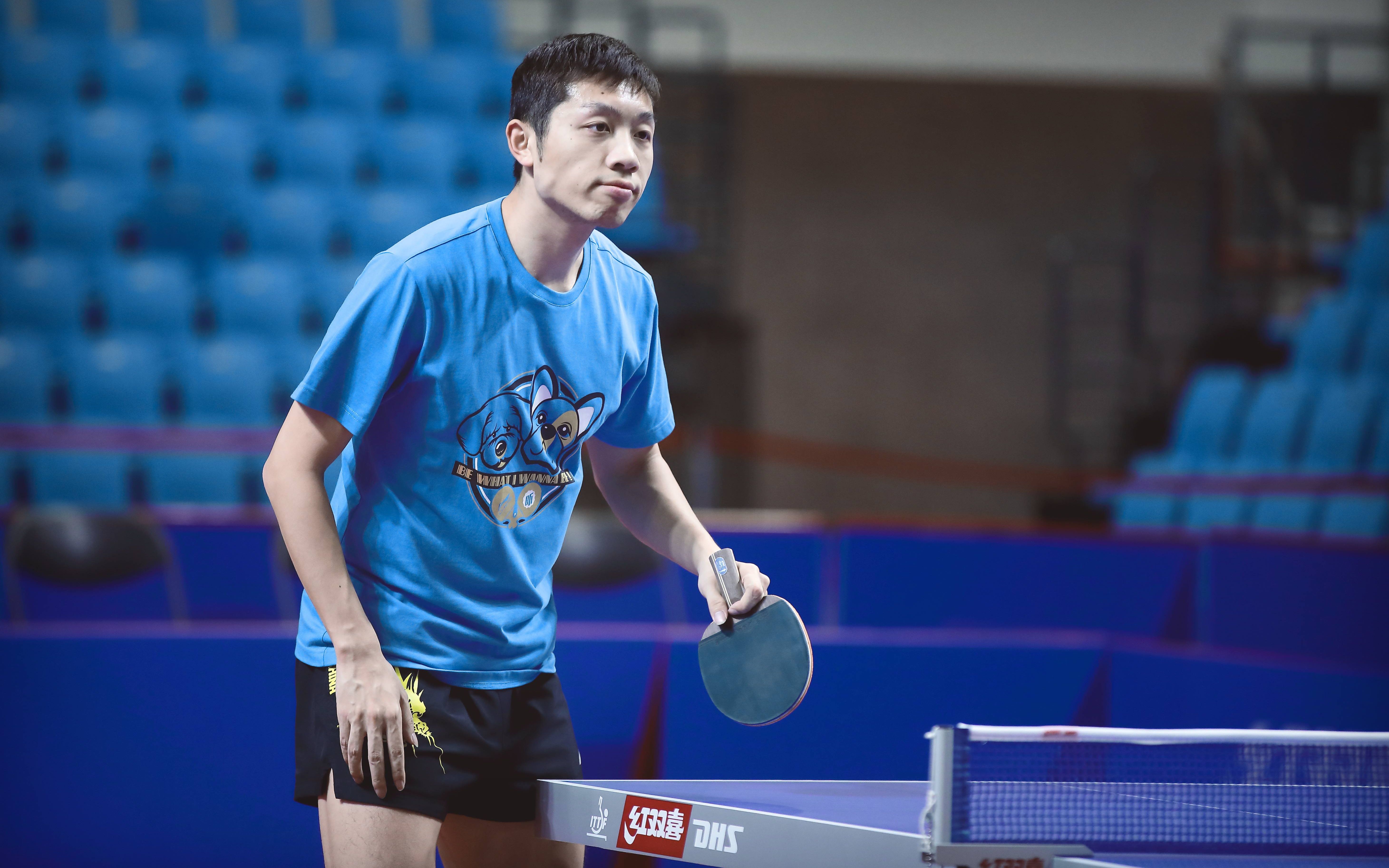 英国乒乓球队完胜波兰乒乓球队，许昕绝境逆转