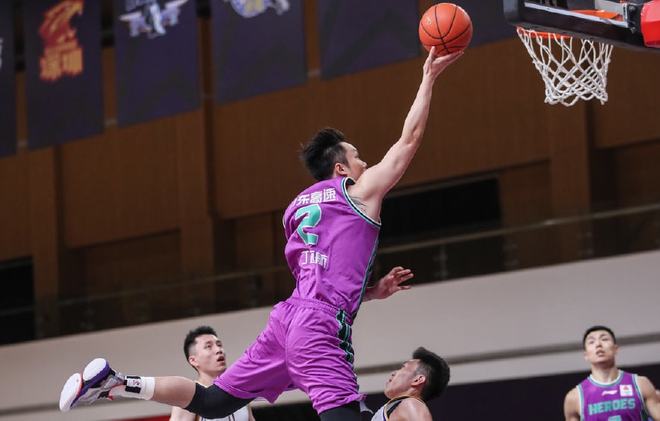 包含江苏队横扫雄鹿，陶汉林状态火热的词条