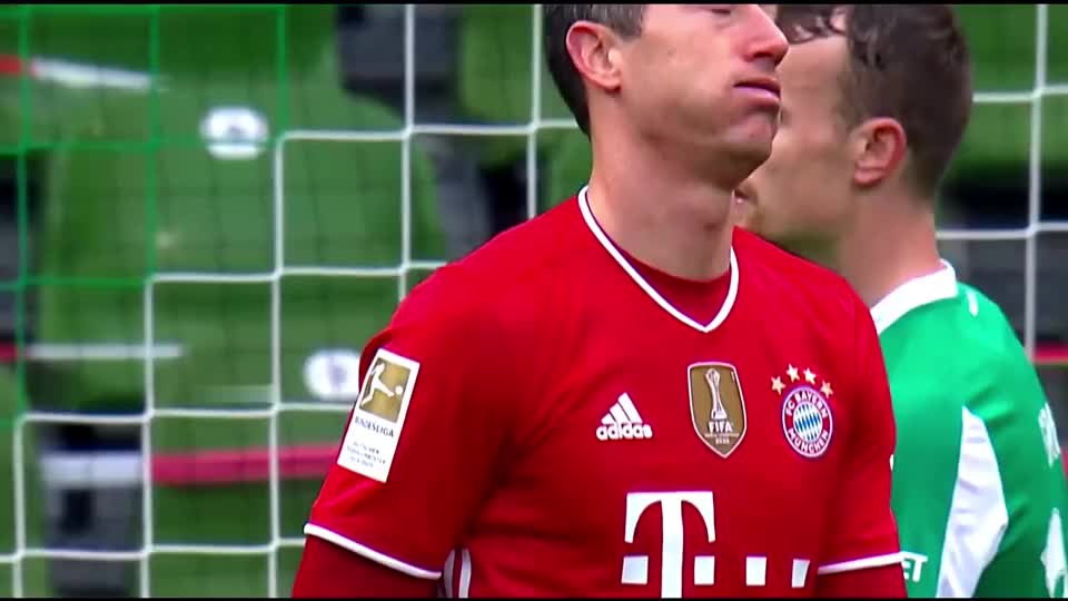 智利绝杀瑞典，莱万高光表现