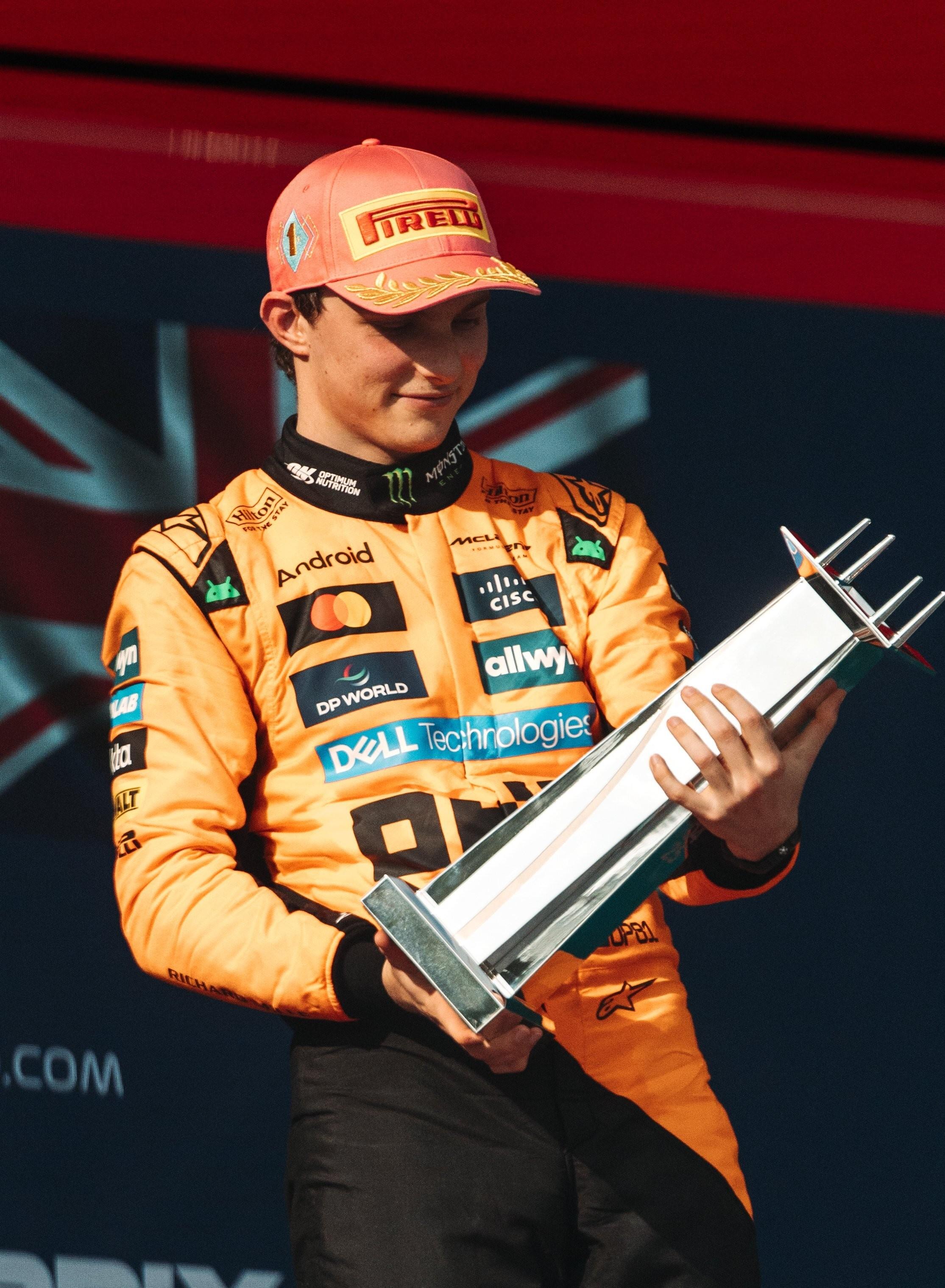 迈凯伦碾压梅赛德斯,勒克莱尔关键制胜 迈凯伦碾压梅赛德斯,勒克莱尔关键制胜