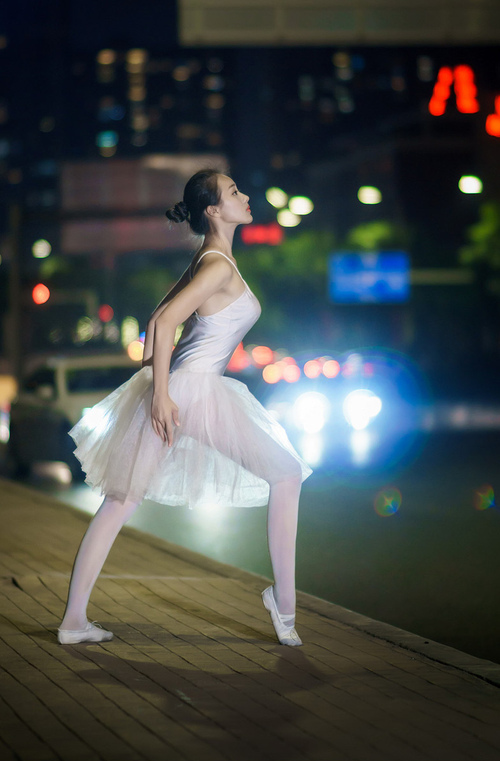 老神与新王的碰撞，当希腊城墙挡住乌拉圭利刃，穆勒惊艳四座时