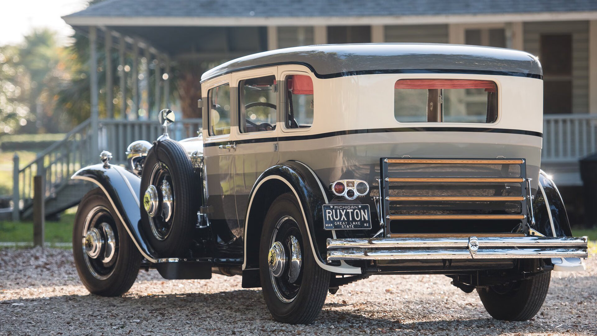 雪落无声处,布伦森的火焰吞没魔术